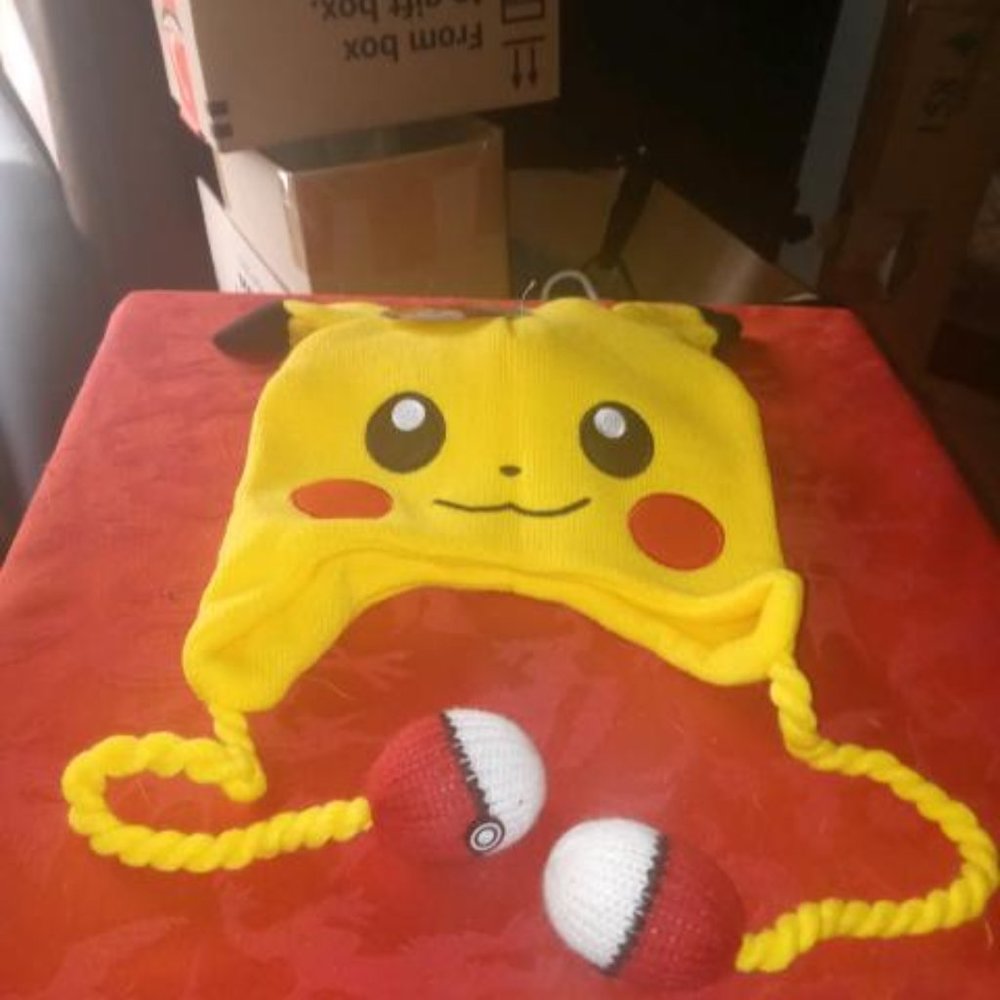 Pikachu Beanie Hat Pokemon Nintendo Headwear Pokeball BioWorld 2015 NWT